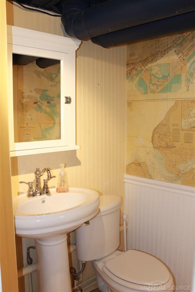 1071 Hampton Road Grosse Pointe Woods, MI 48236 - Photo 25 of 30