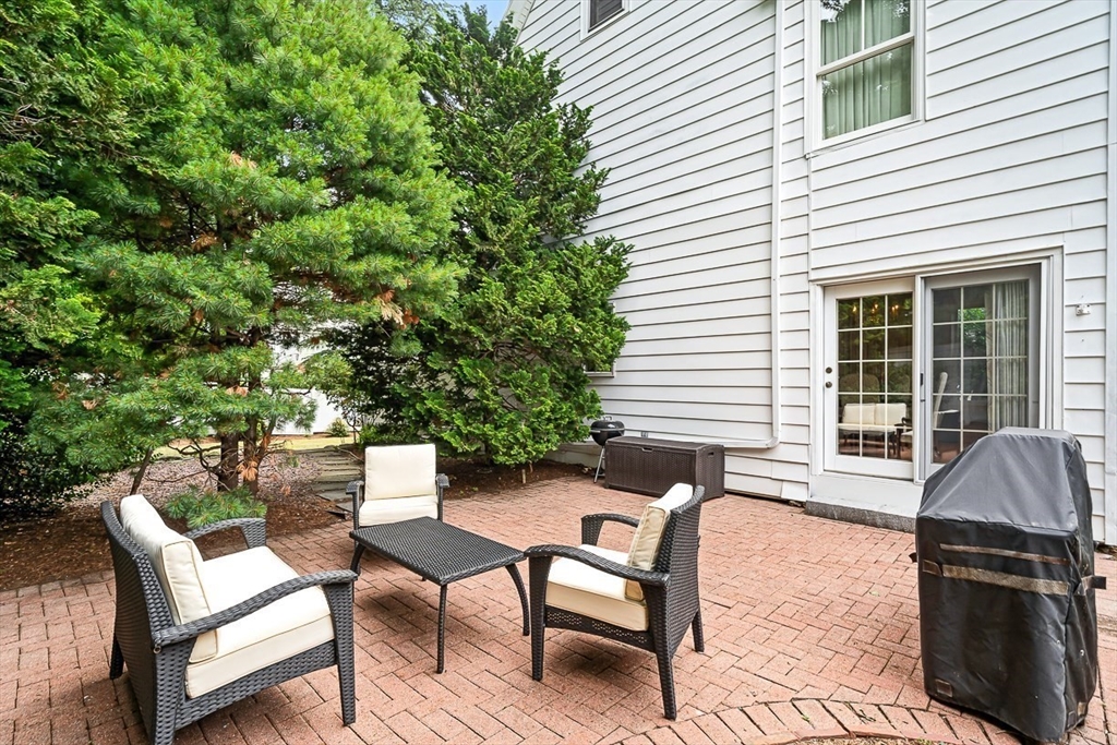 296 Linden Street Wellesley, MA 02481 - Photo 25 of 35