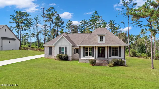 $350,000 | 168 North Bryant Road, Sumrall, MS 39482