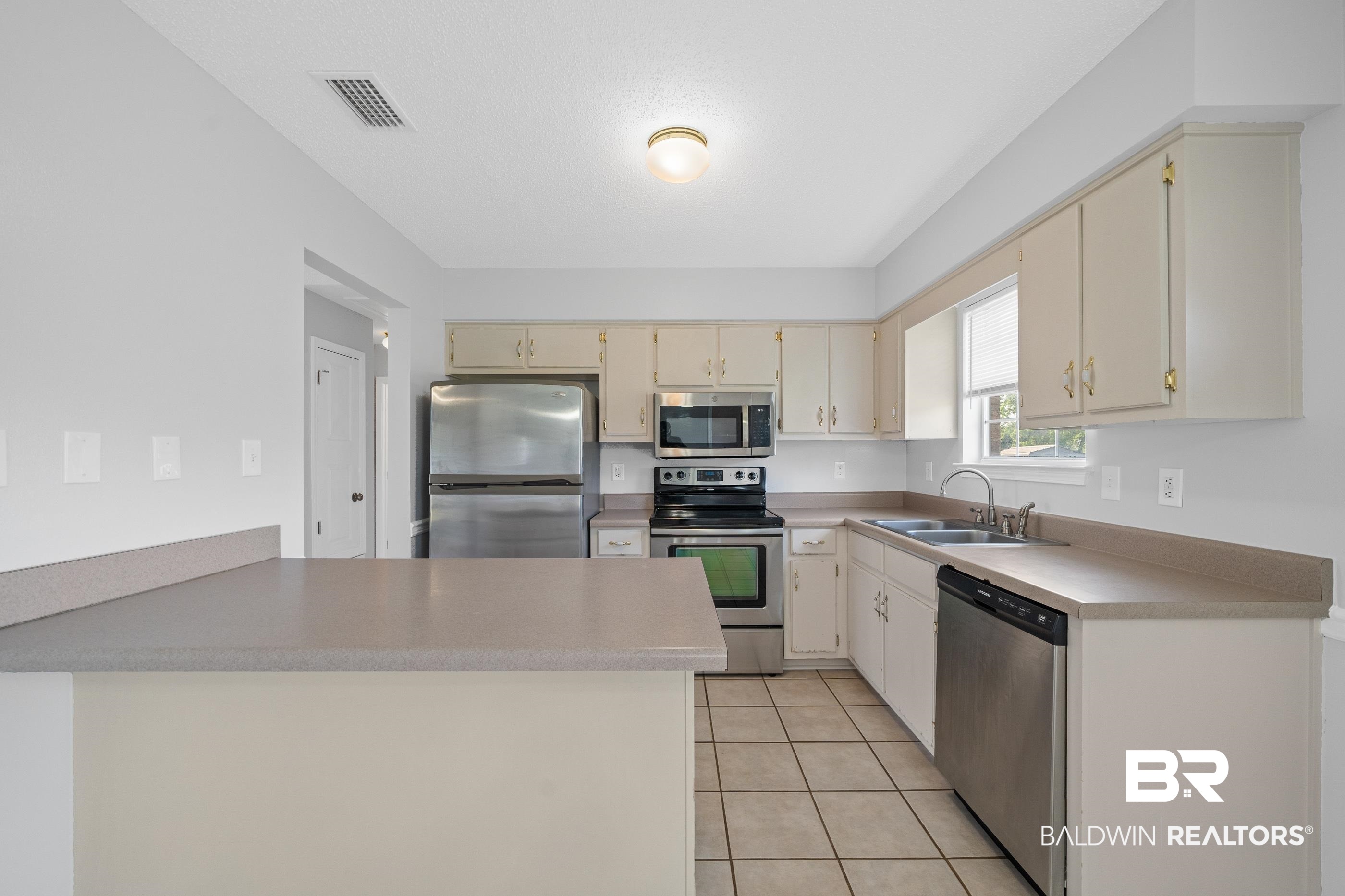 16372 Quail Lane Foley, AL 36535 - Photo 8 of 28