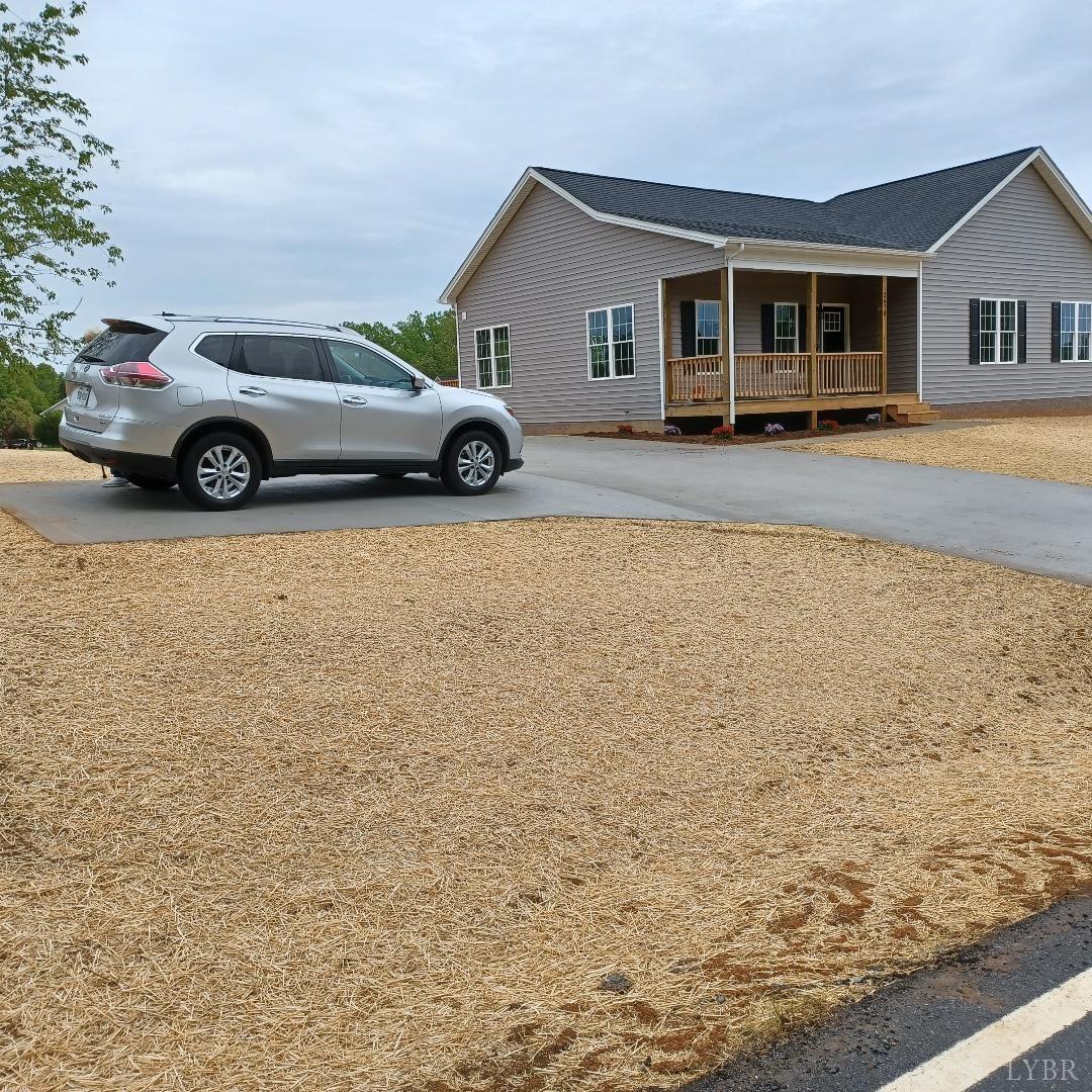 2670 Centerville Road Bedford, VA 24523 - Photo 3 of 27 Gallery Image 3