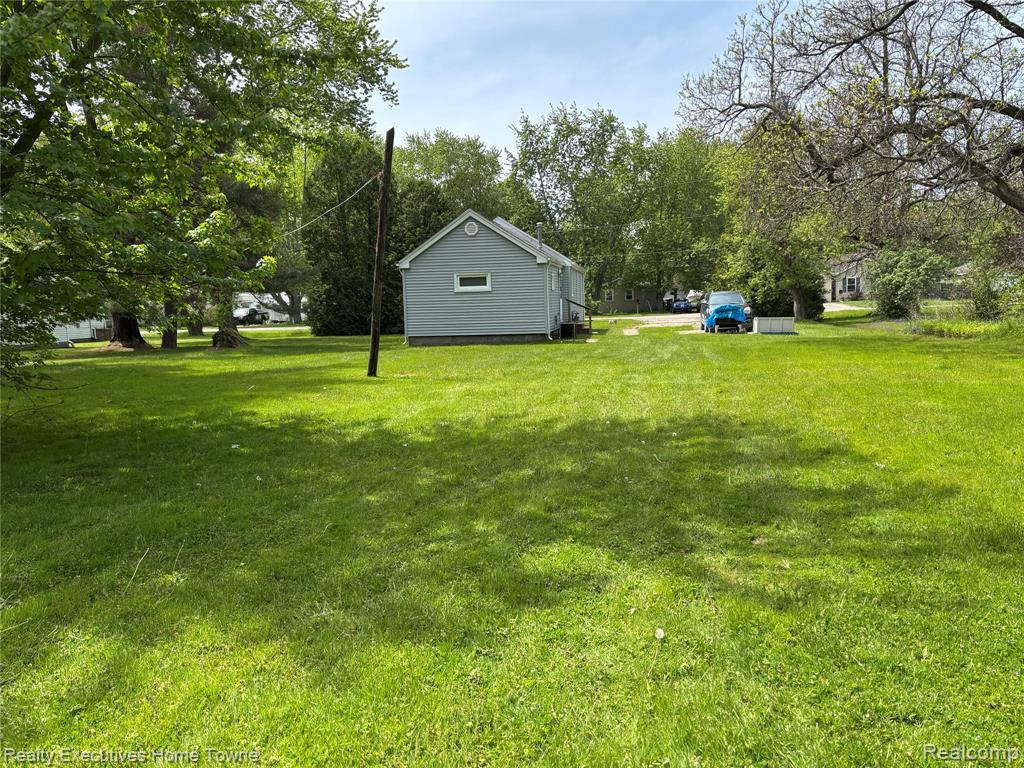 1782 Maple Road Smiths Creek, MI 48074 - Photo 9 of 30