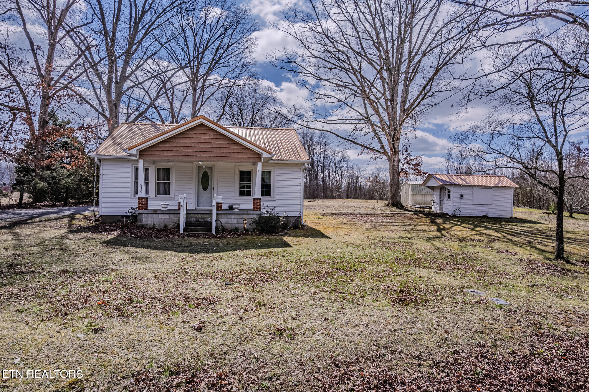 210 Linsdale Road Delano, TN 37325 - Photo 1 of 35 210 Linsdale rd-18