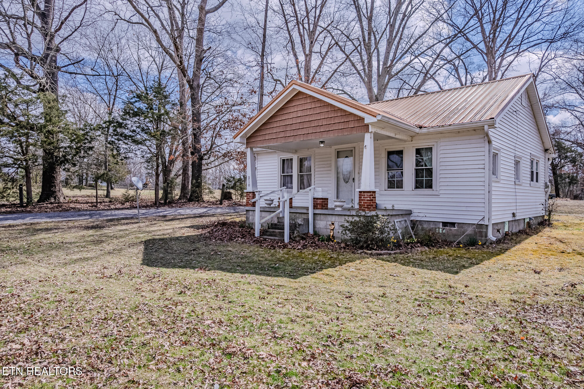 210 Linsdale Road Delano, TN 37325 - Photo 2 of 35 210 Linsdale rd-19