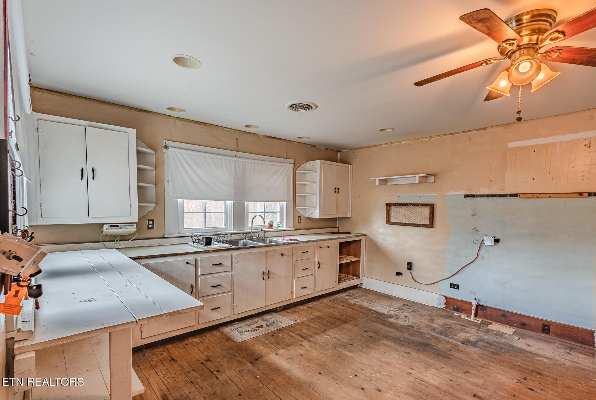 210 Linsdale Road Delano, TN 37325 - Photo 5 of 35 210 Linsdale rd-9