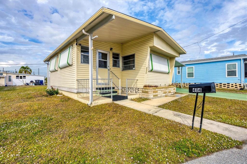 4114 10th St Court East Ellenton, FL 34222 - Photo 2 of 44