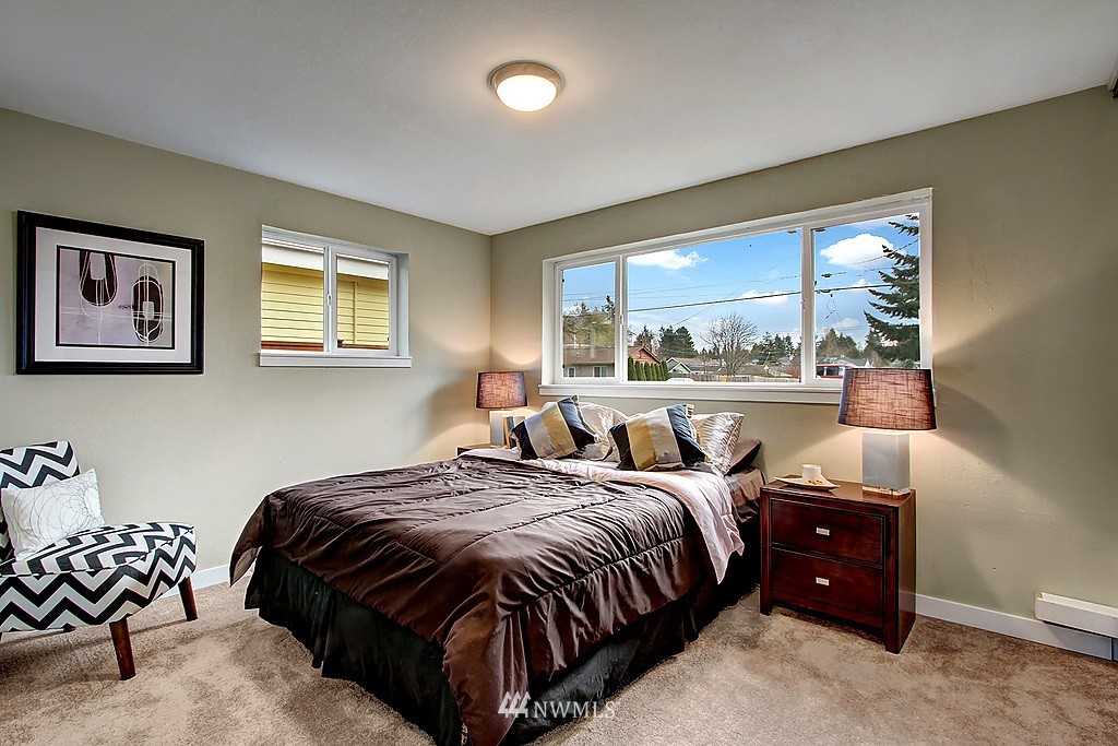 3424 Northeast 6th Place Renton, WA 98056 - Photo 12 of 17