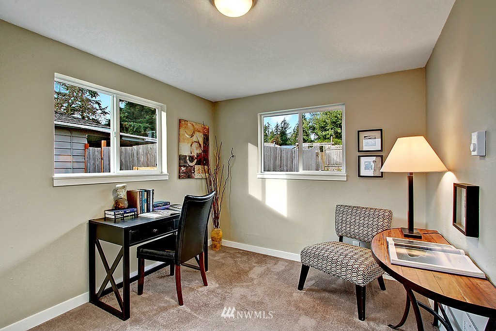 3424 Northeast 6th Place Renton, WA 98056 - Photo 13 of 17