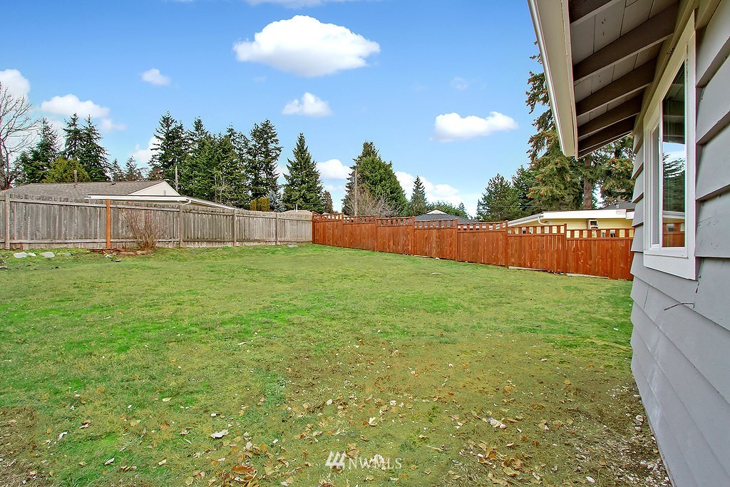 3424 Northeast 6th Place Renton, WA 98056 - Photo 15 of 17