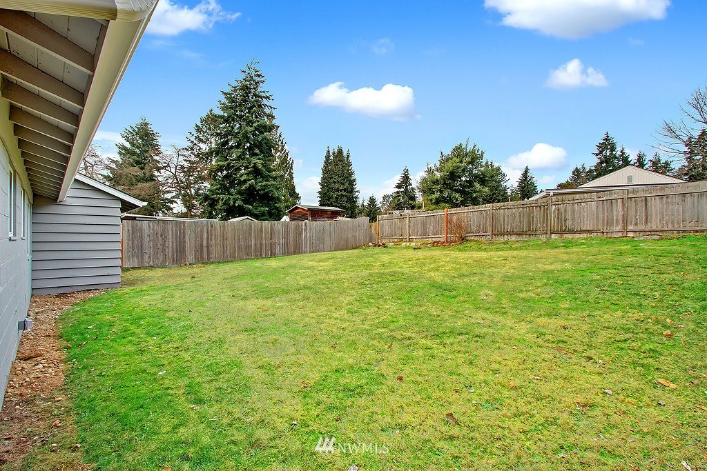 3424 Northeast 6th Place Renton, WA 98056 - Photo 16 of 17