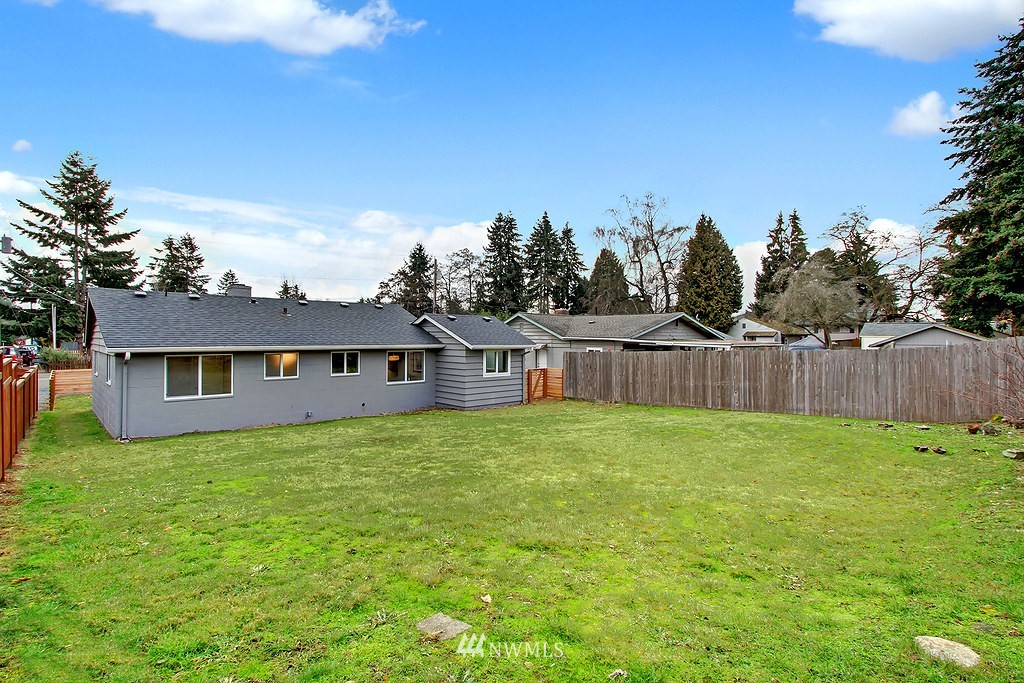 3424 Northeast 6th Place Renton, WA 98056 - Photo 17 of 17