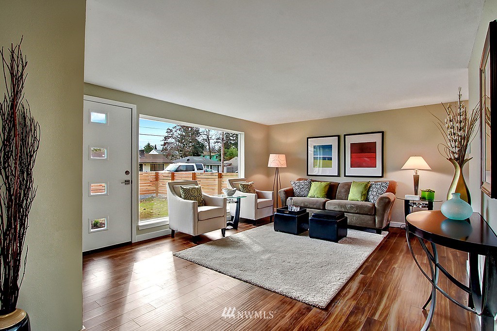 3424 Northeast 6th Place Renton, WA 98056 - Photo 3 of 17