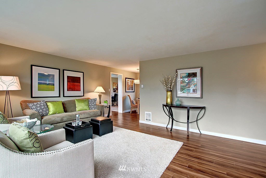 3424 Northeast 6th Place Renton, WA 98056 - Photo 5 of 17