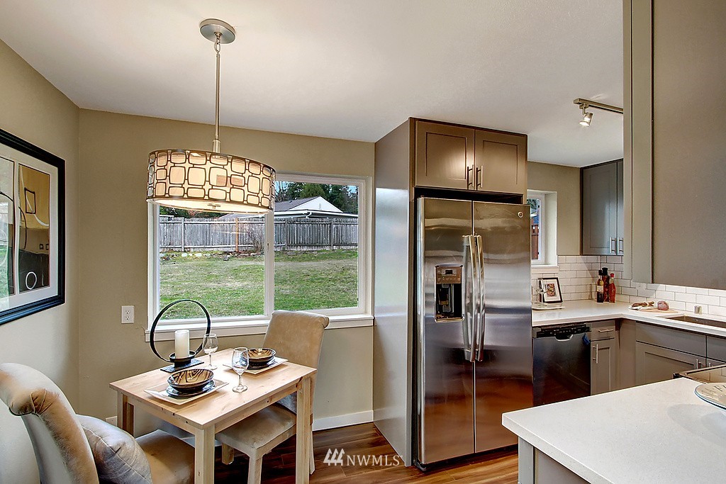 3424 Northeast 6th Place Renton, WA 98056 - Photo 6 of 17