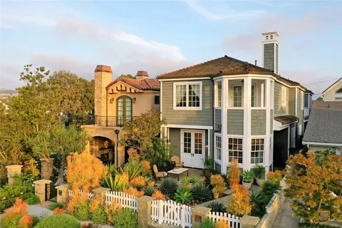 $5,195,000 | 320 Heliotrope Avenue, Corona del Mar, CA 92625