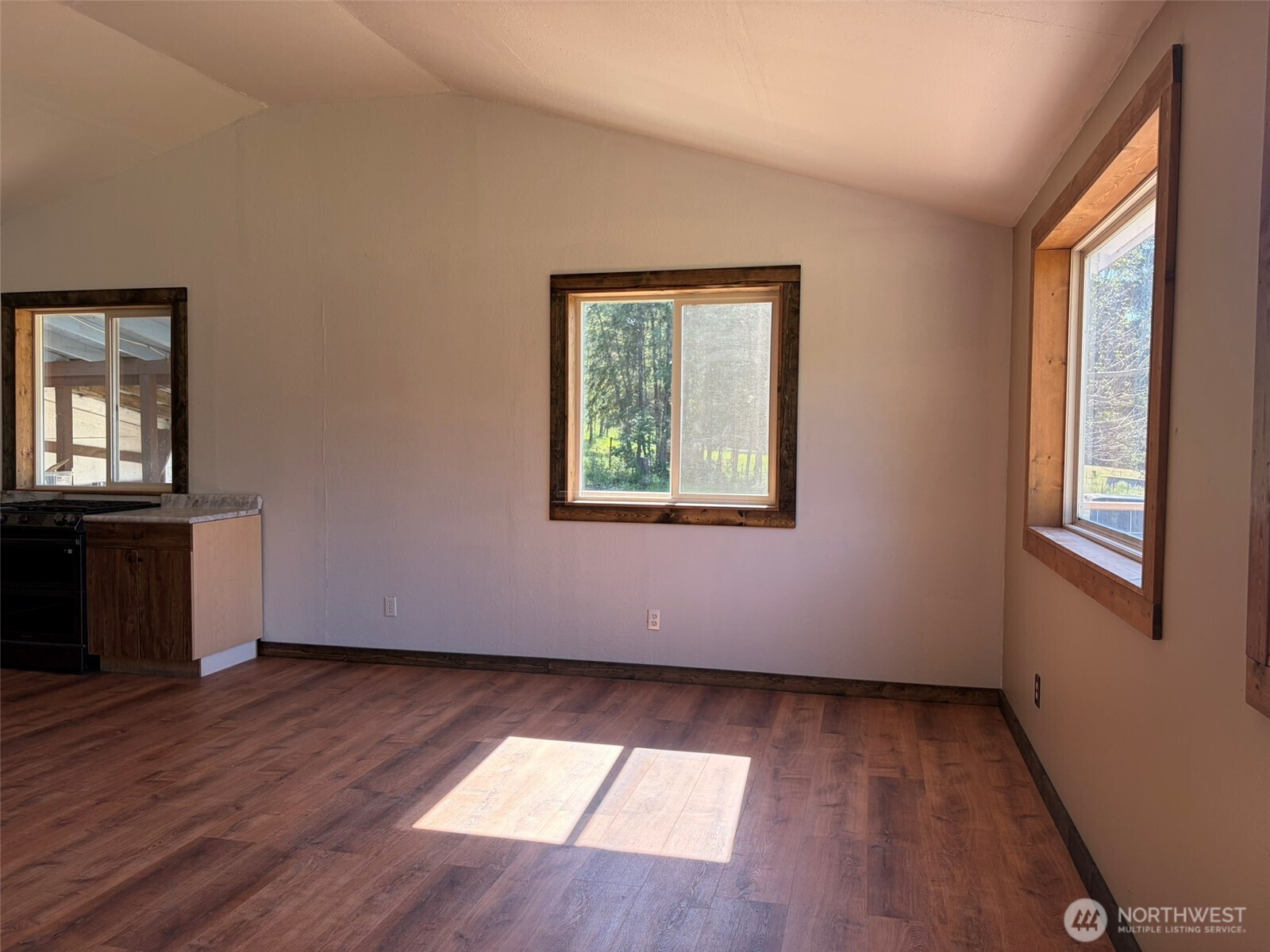 88 Little Bear Road Republic, WA 99166 - Photo 4 of 38