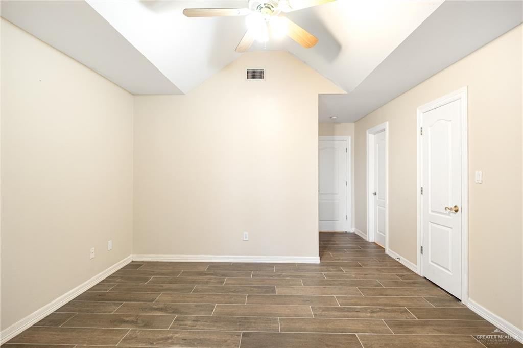 3814 B Shea Weslaco, TX 78596 - Photo 16 of 43 a view of an empty room