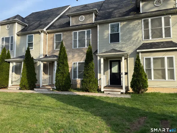 $2,300 | 8-12 Sterling Street, Hartford, CT 06112