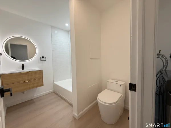 $2,300 | 8-12 Sterling Street, Hartford, CT 06112