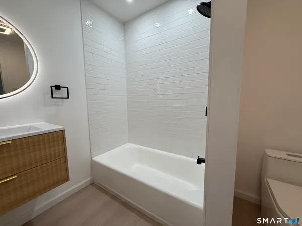 $2,300 | 8-12 Sterling Street, Hartford, CT 06112