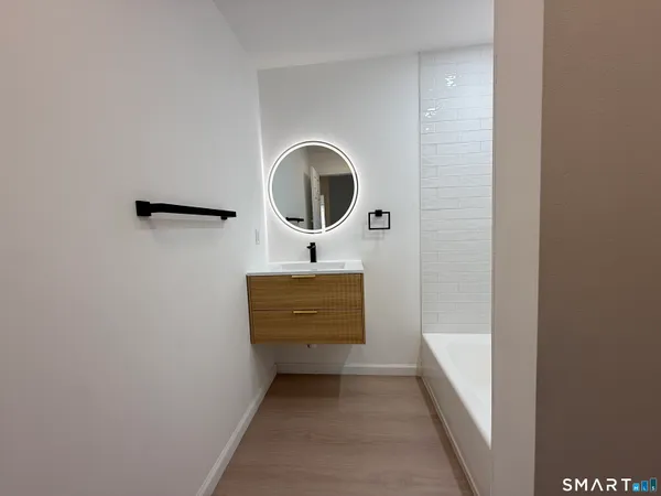 $2,300 | 8-12 Sterling Street, Hartford, CT 06112