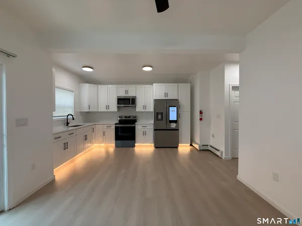 $2,300 | 8-12 Sterling Street, Hartford, CT 06112