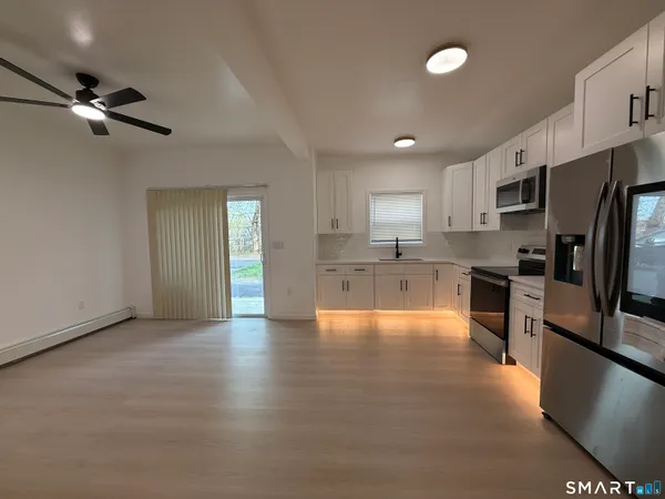 $2,300 | 8-12 Sterling Street, Hartford, CT 06112