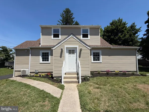 $425,000 | 407 West Summit Avenue, Wilmington, DE 19804