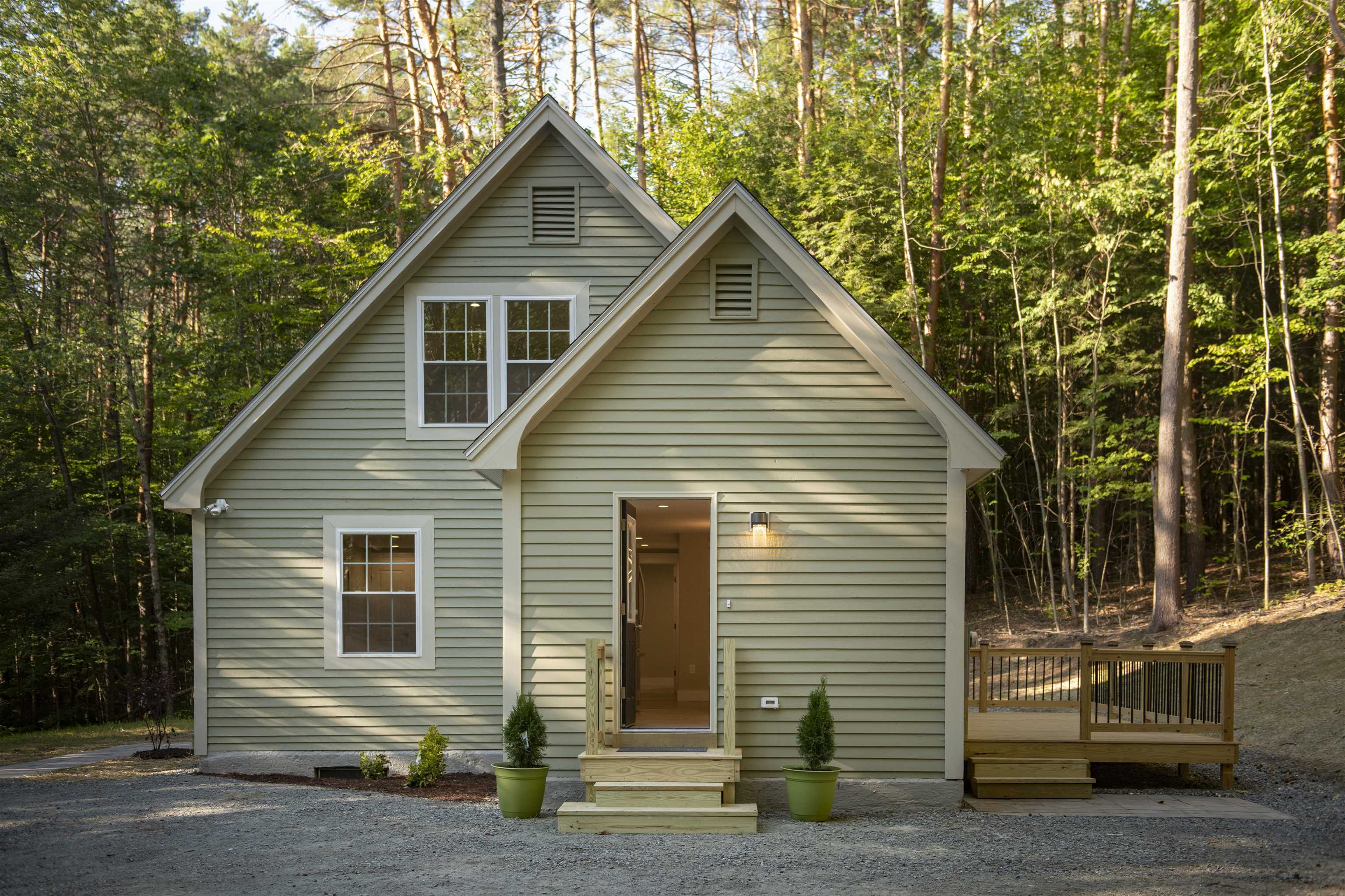 72 Tichenor Road Hartford, VT 05059 - Photo 3 of 39 Gallery Image 3