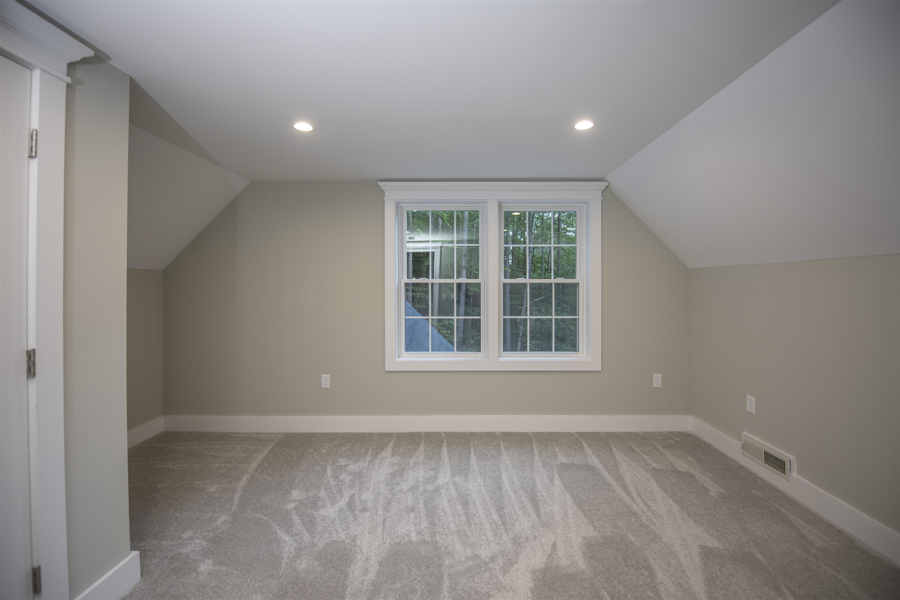 72 Tichenor Road Hartford, VT 05059 - Photo 32 of 39 Gallery Image 32