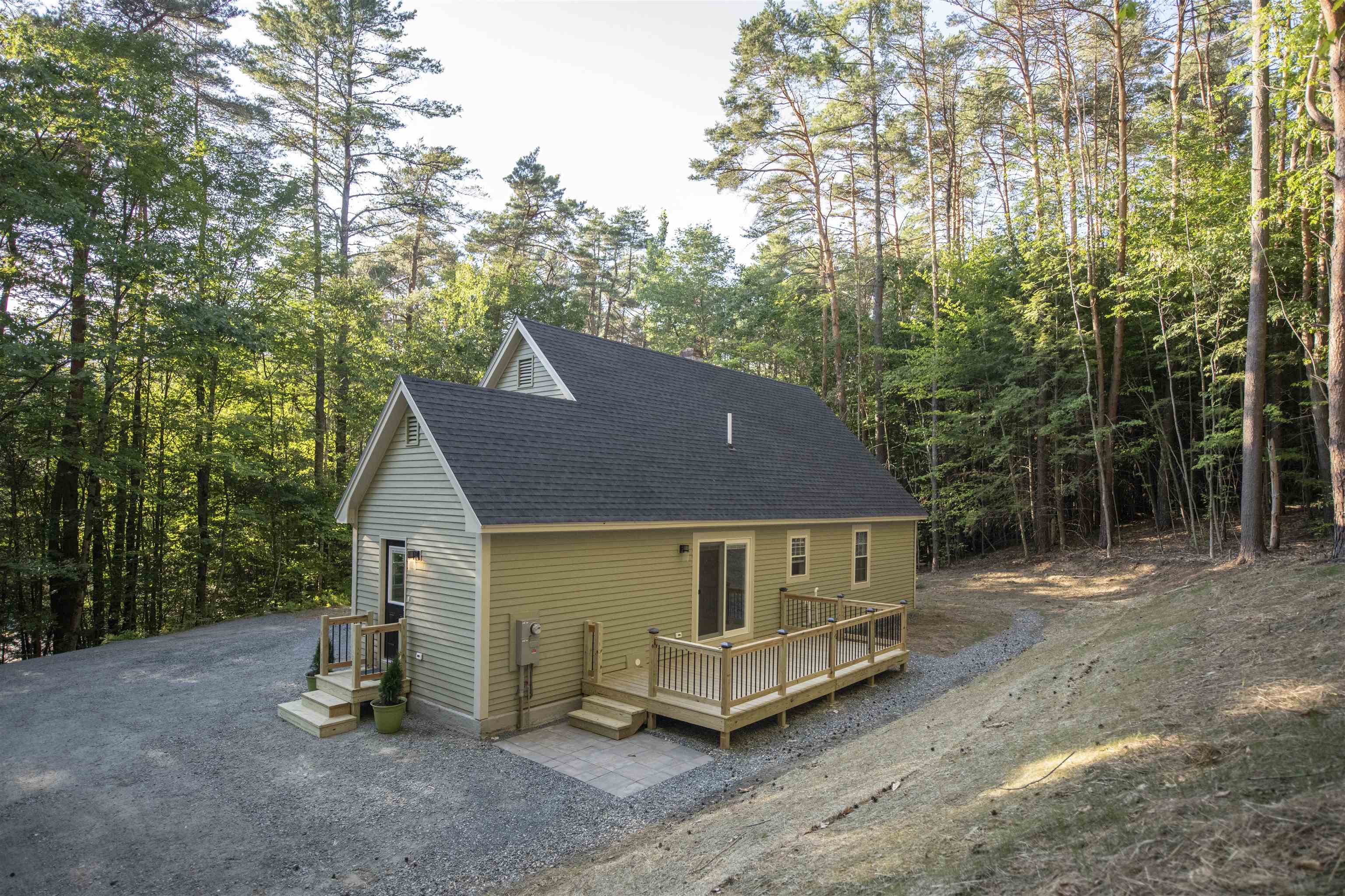 72 Tichenor Road Hartford, VT 05059 - Photo 5 of 39 Gallery Image 5