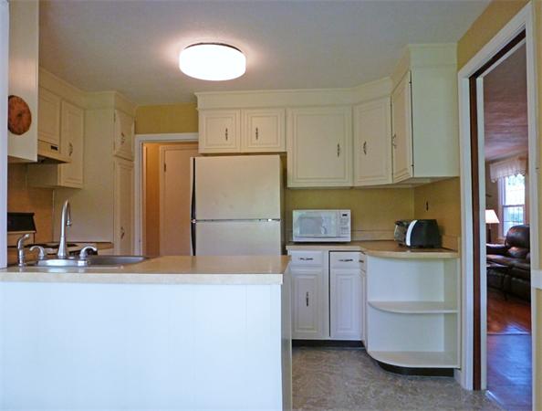 564 Dewey Street West Springfield, MA 01089 - Photo 11 of 27 Gallery Image 11