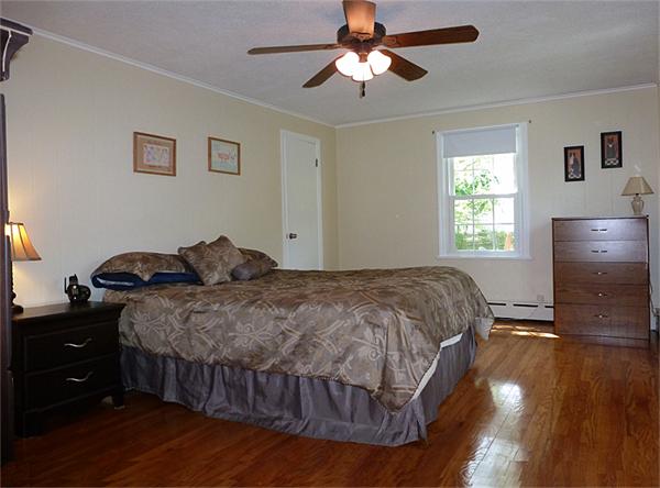564 Dewey Street West Springfield, MA 01089 - Photo 14 of 27 Gallery Image 14