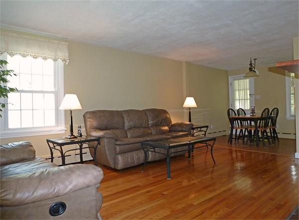 564 Dewey Street West Springfield, MA 01089 - Photo 6 of 27 Gallery Image 6