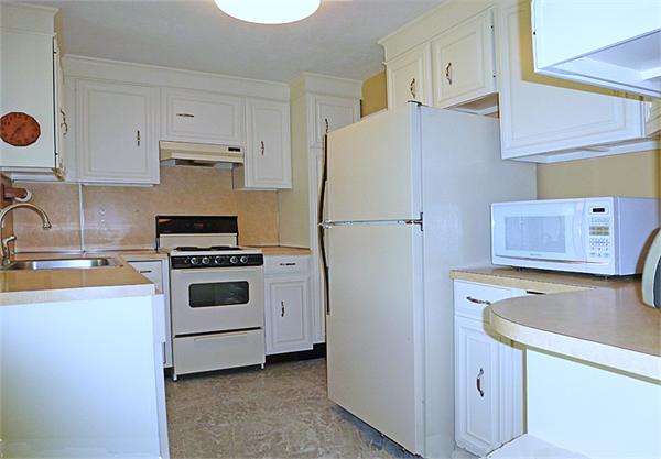 564 Dewey Street West Springfield, MA 01089 - Photo 8 of 27 Gallery Image 8