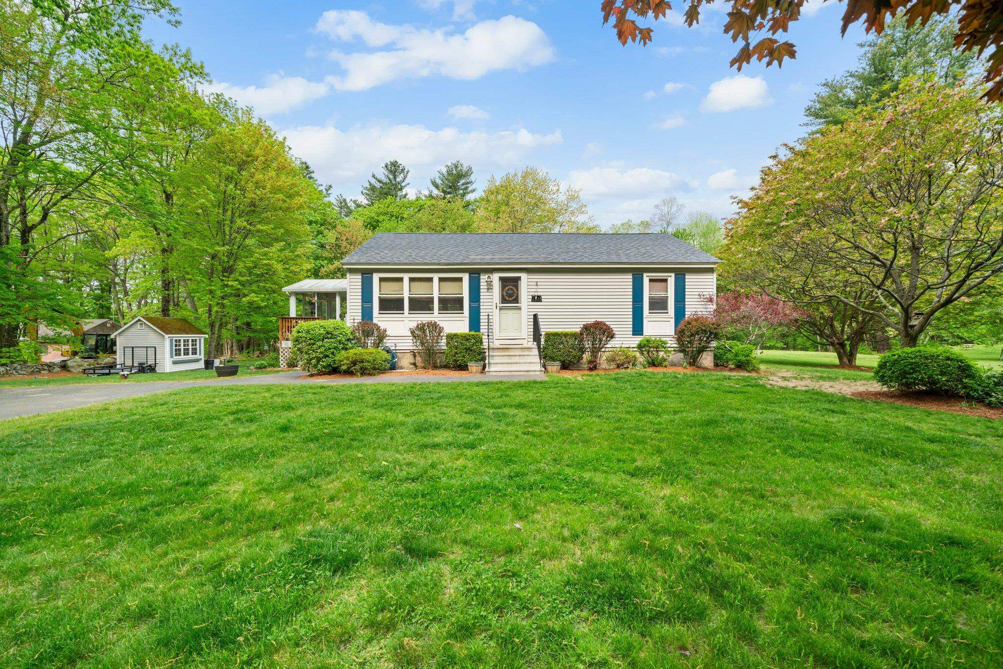 9 Spaulding Hill Road Pelham, NH 03076 - Photo 1 of 28