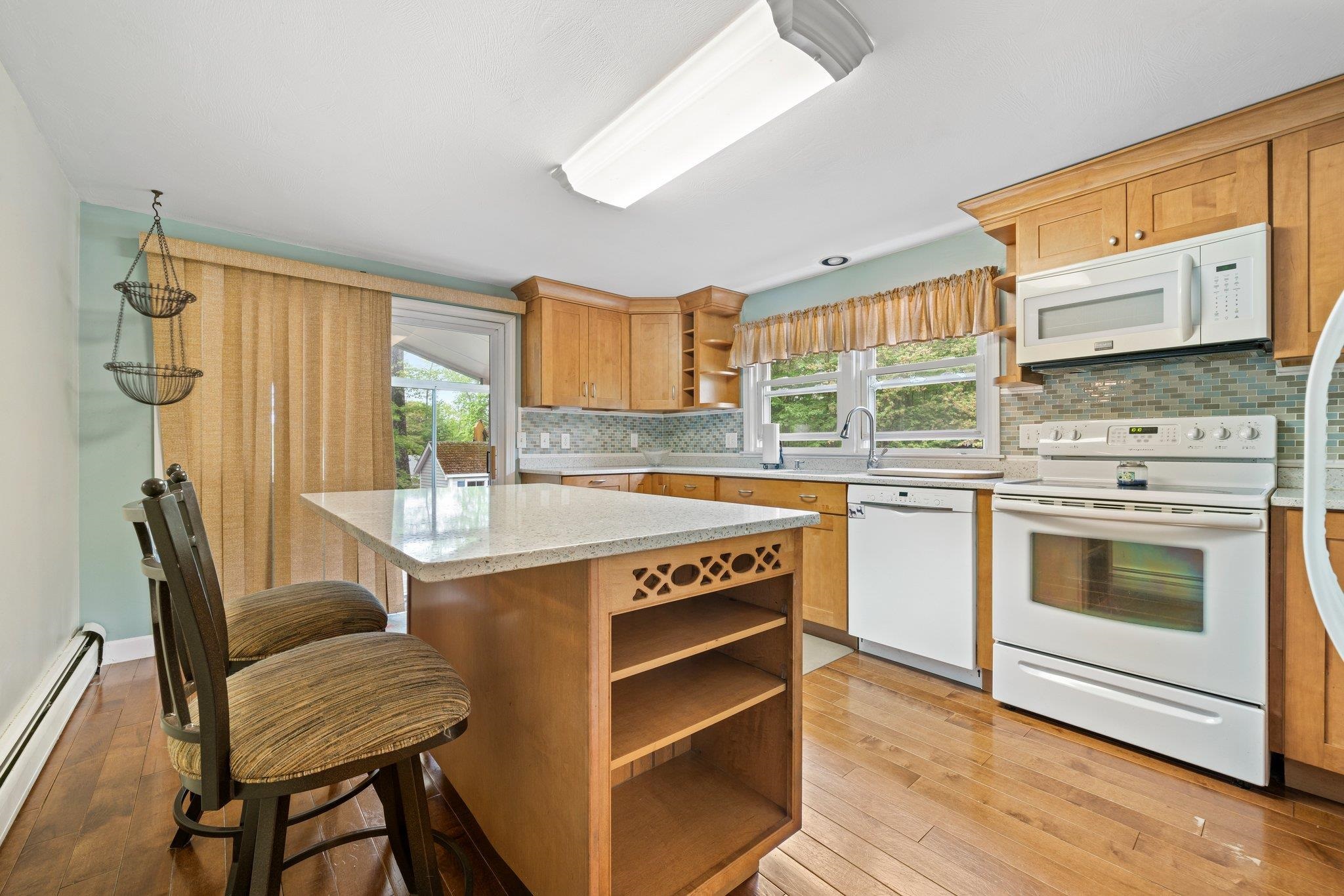 9 Spaulding Hill Road Pelham, NH 03076 - Photo 5 of 28
