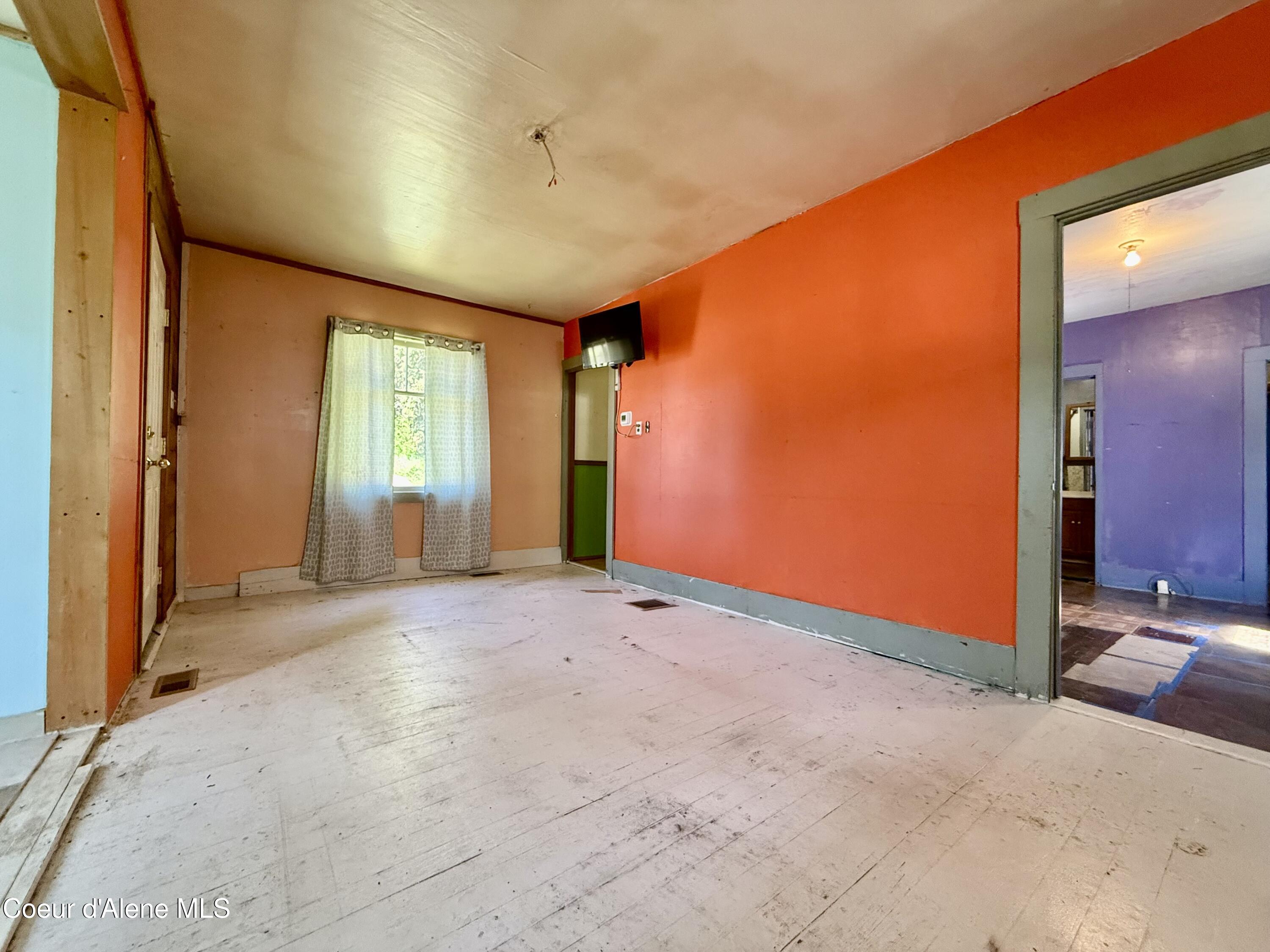 517 Hunter Street Mullan, ID 83846 - Photo 5 of 20 Living Room