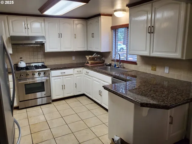 $499,900 | 1006 Mountain View Road, Sweet Home, OR 97386