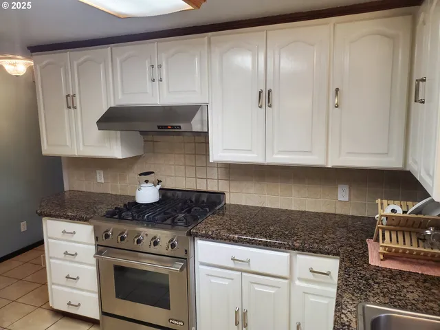 $499,900 | 1006 Mountain View Road, Sweet Home, OR 97386