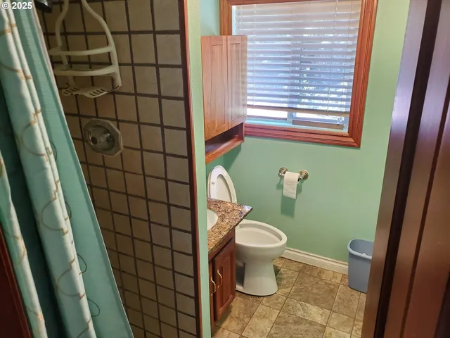 $499,900 | 1006 Mountain View Road, Sweet Home, OR 97386