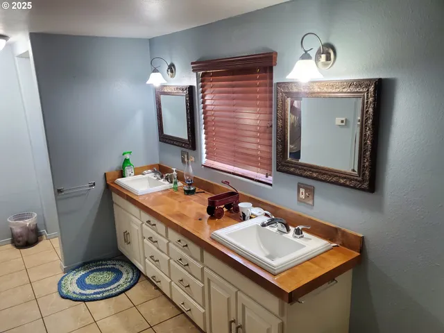 $499,900 | 1006 Mountain View Road, Sweet Home, OR 97386