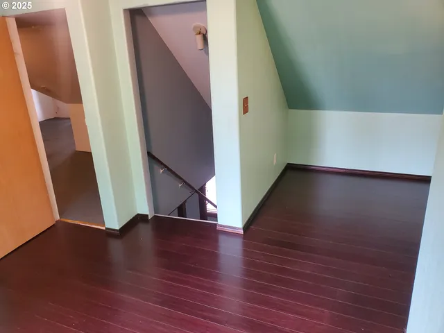 $499,900 | 1006 Mountain View Road, Sweet Home, OR 97386