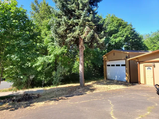 $499,900 | 1006 Mountain View Road, Sweet Home, OR 97386