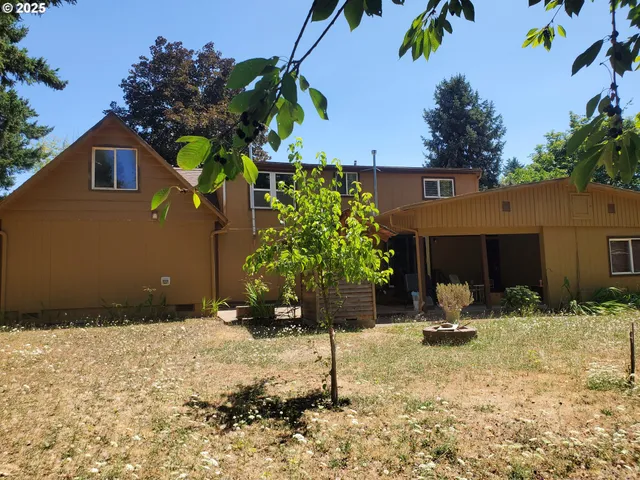 $499,900 | 1006 Mountain View Road, Sweet Home, OR 97386