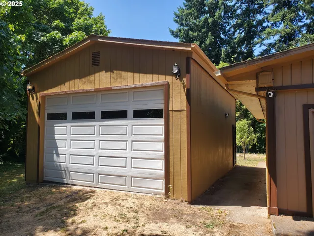 $499,900 | 1006 Mountain View Road, Sweet Home, OR 97386