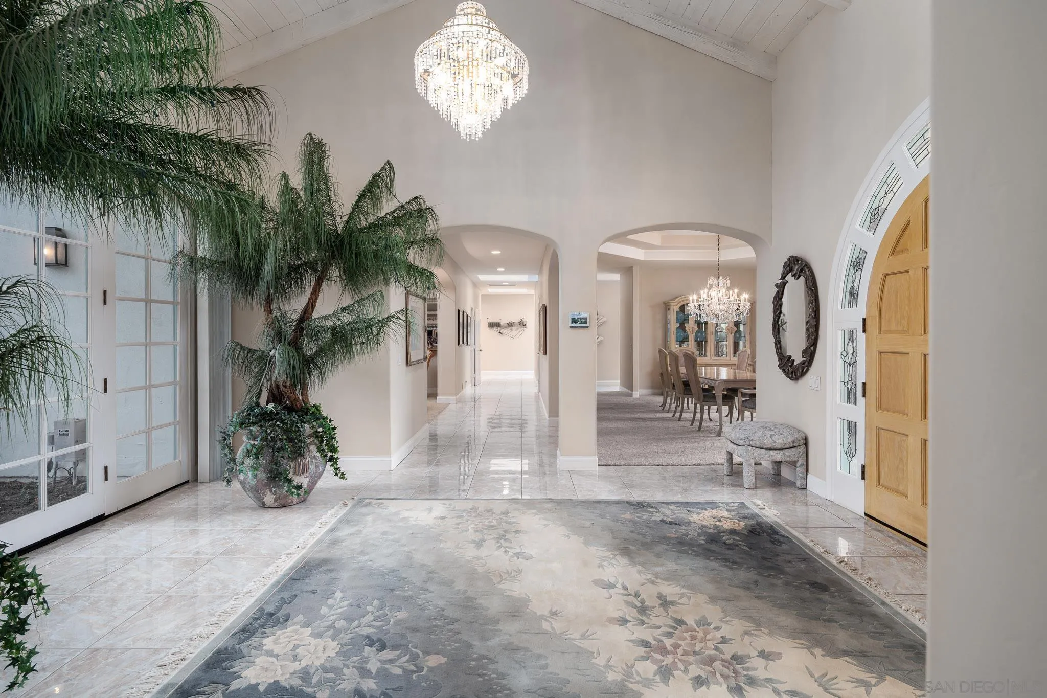 18221 Via Ascenso Rancho Santa Fe, CA 92067 - Photo 8 of 37 a view of hall way with furniture