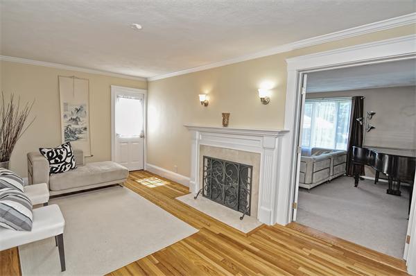 5 Stuart Street Watertown, MA 02472 - Photo 3 of 27 Gallery Image 3