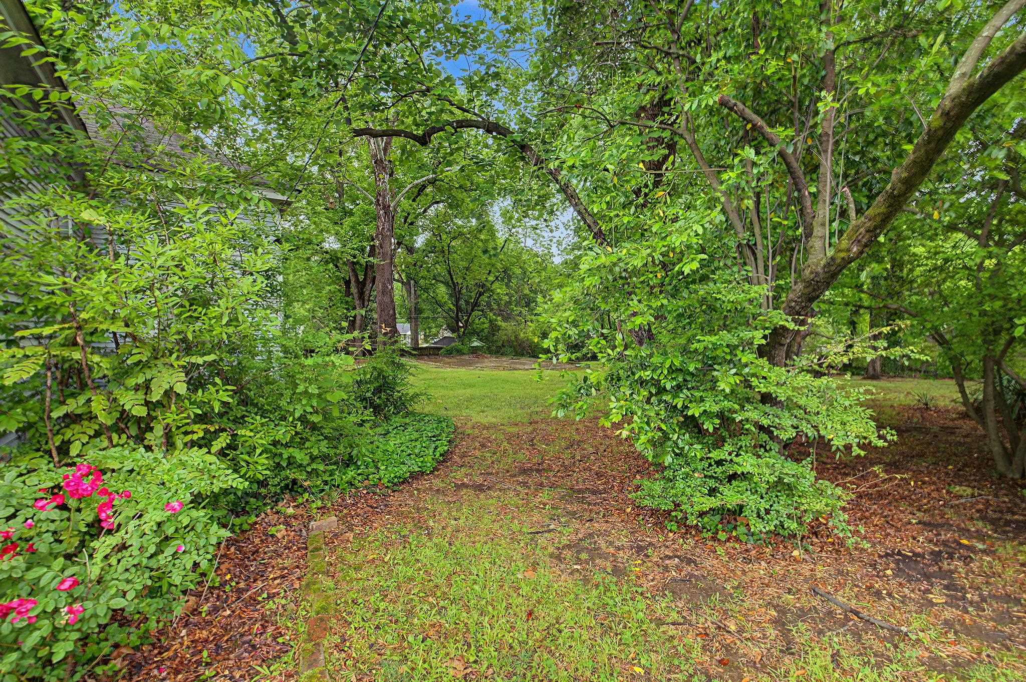 790 Colonial Road Memphis, TN 38117 - Photo 14 of 39