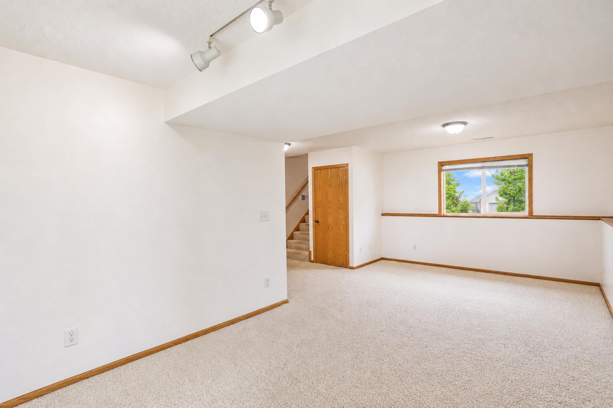5312 Kingsbury Place Northwest Rochester, MN 55901 - Photo 23 of 41